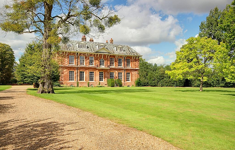 Country Manor driveway exterior