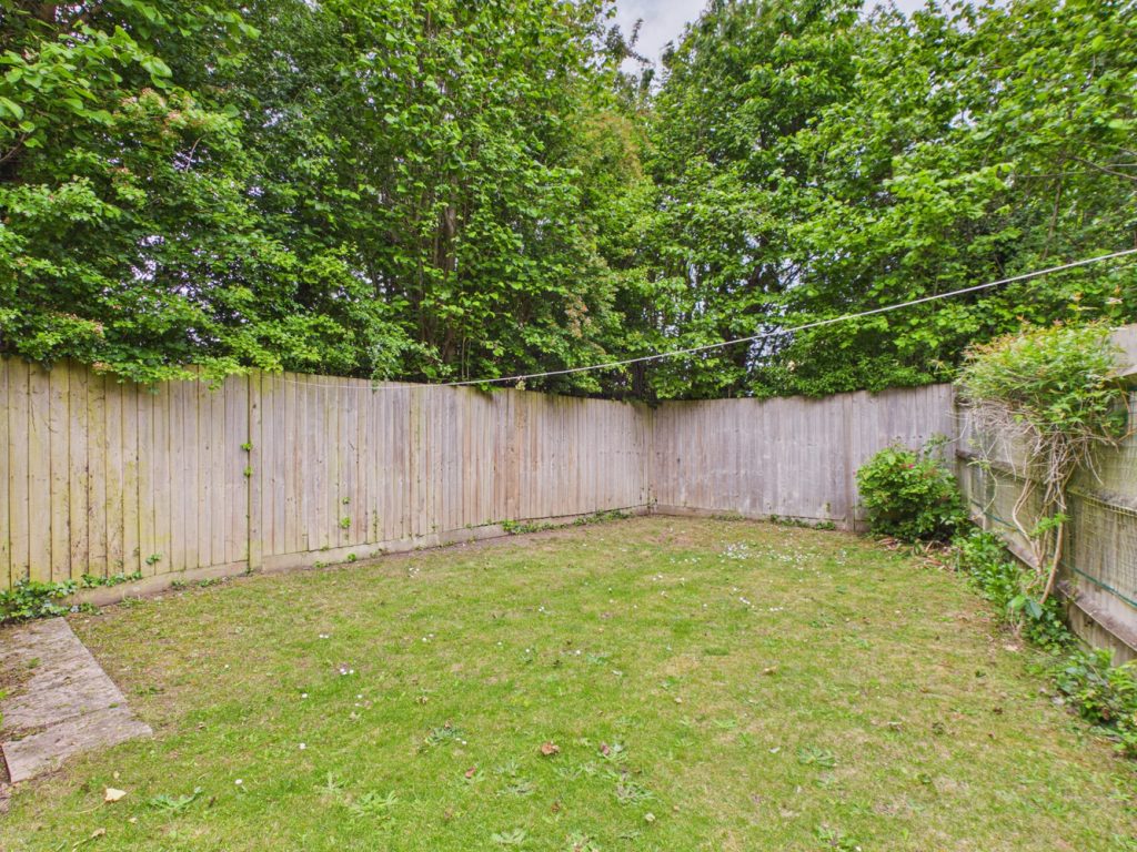 CAM02519G0-PR0438-STILL015