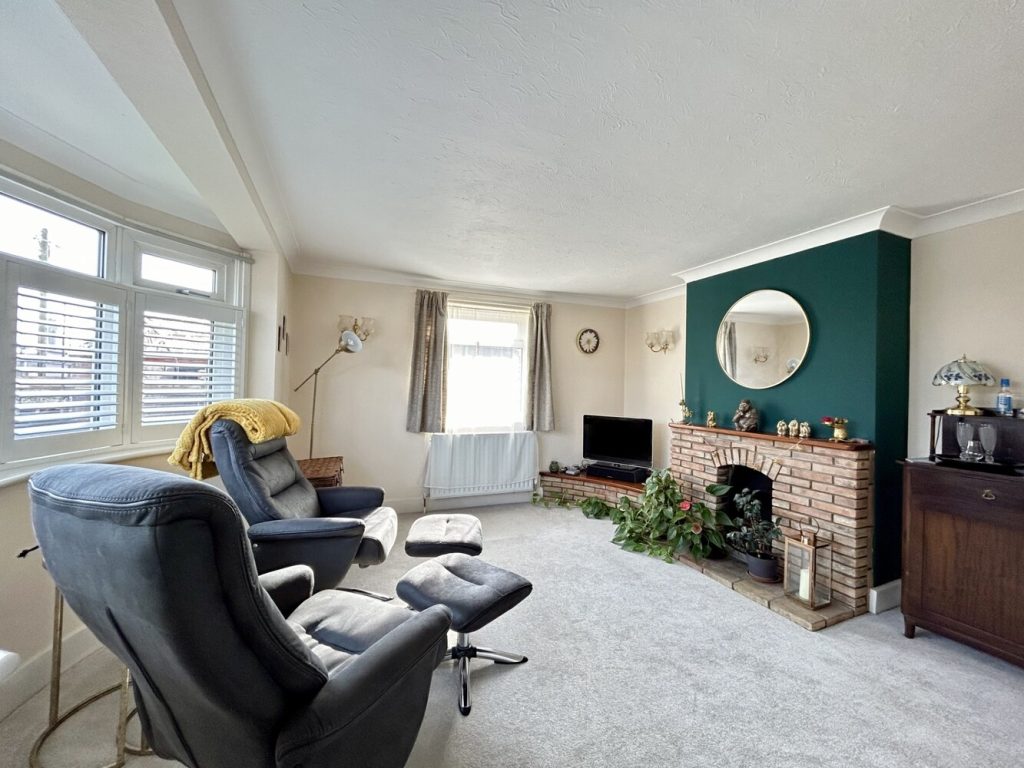 Family room 1