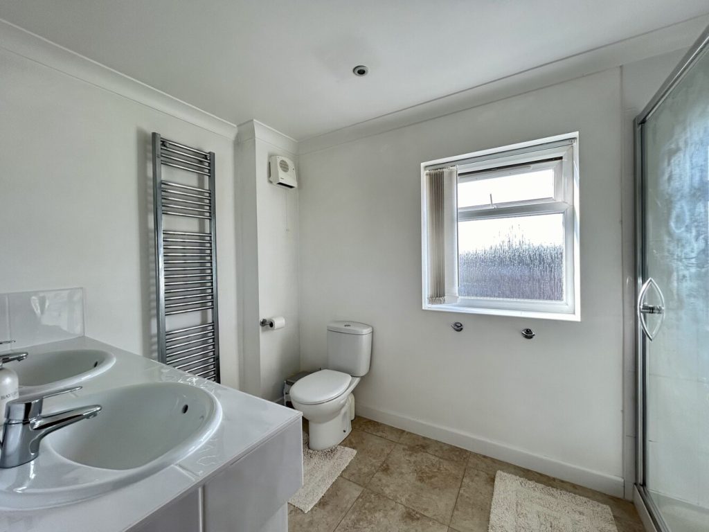 En suite 2