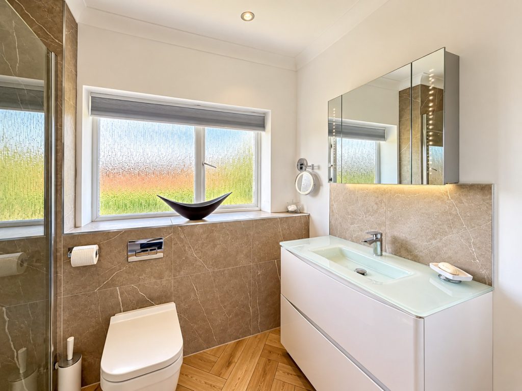 Ensuite 2