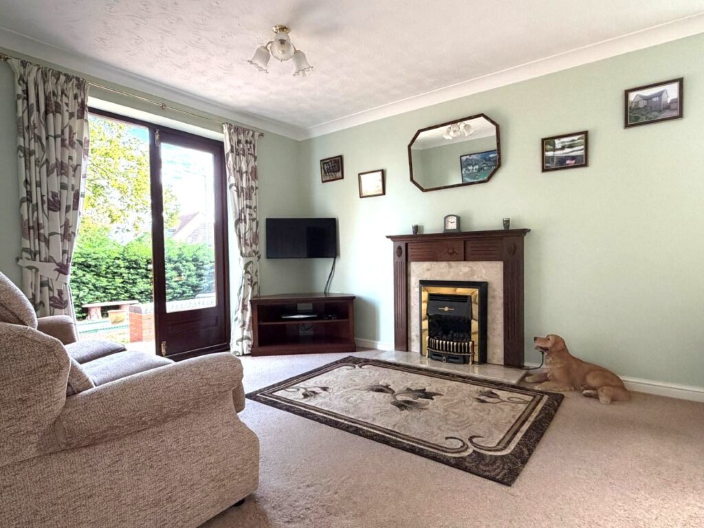 Sitting room.JPG