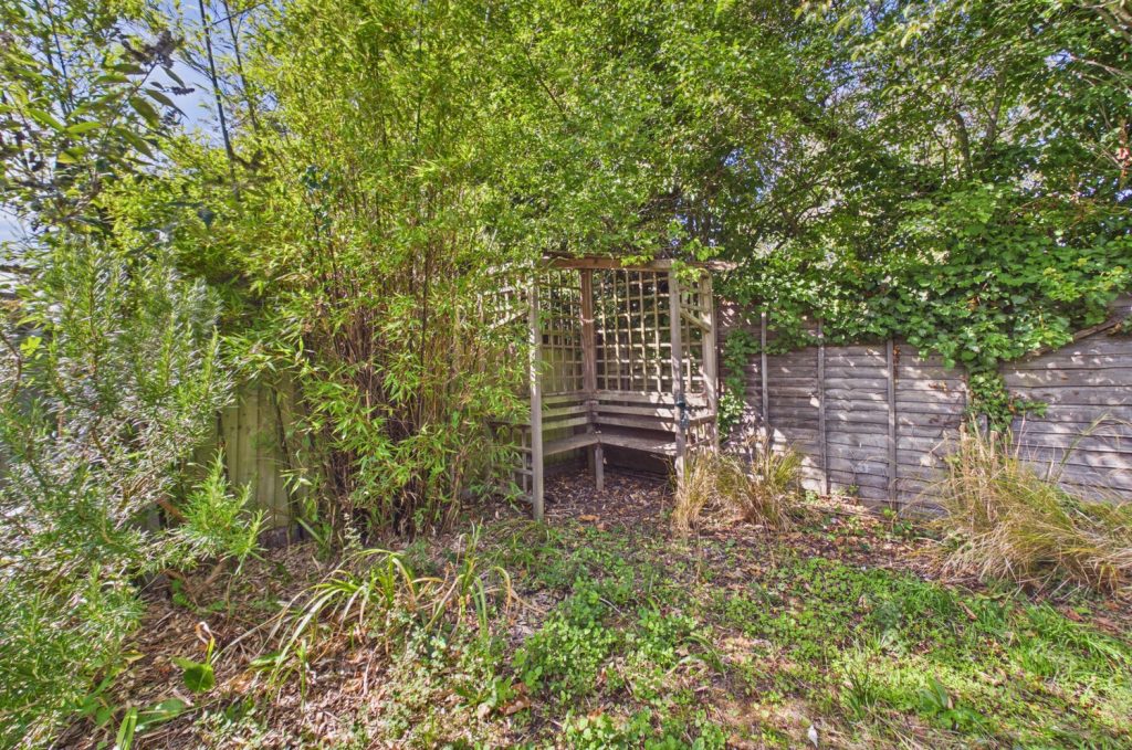 CAM03259G0-PR0355-STILL019