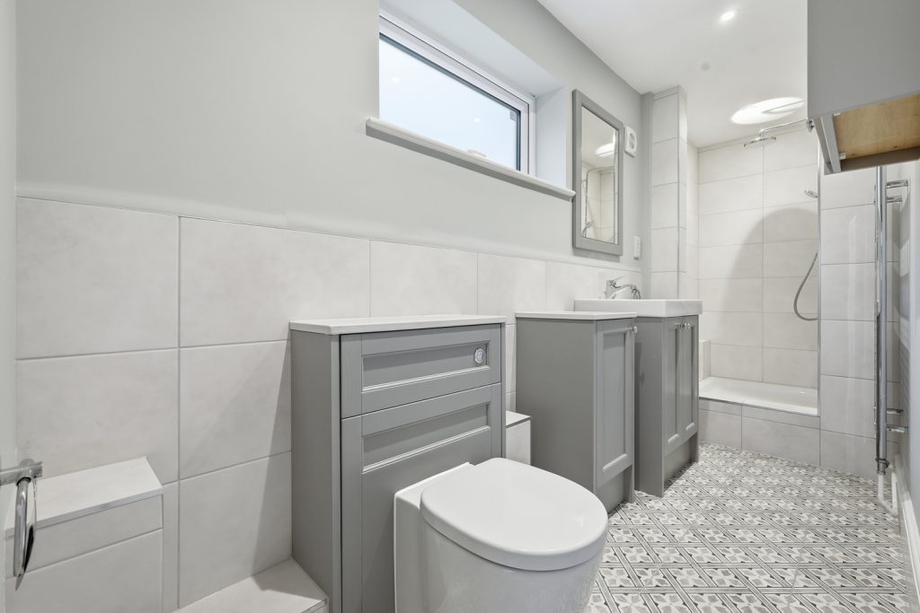 Grd Flr En-suite