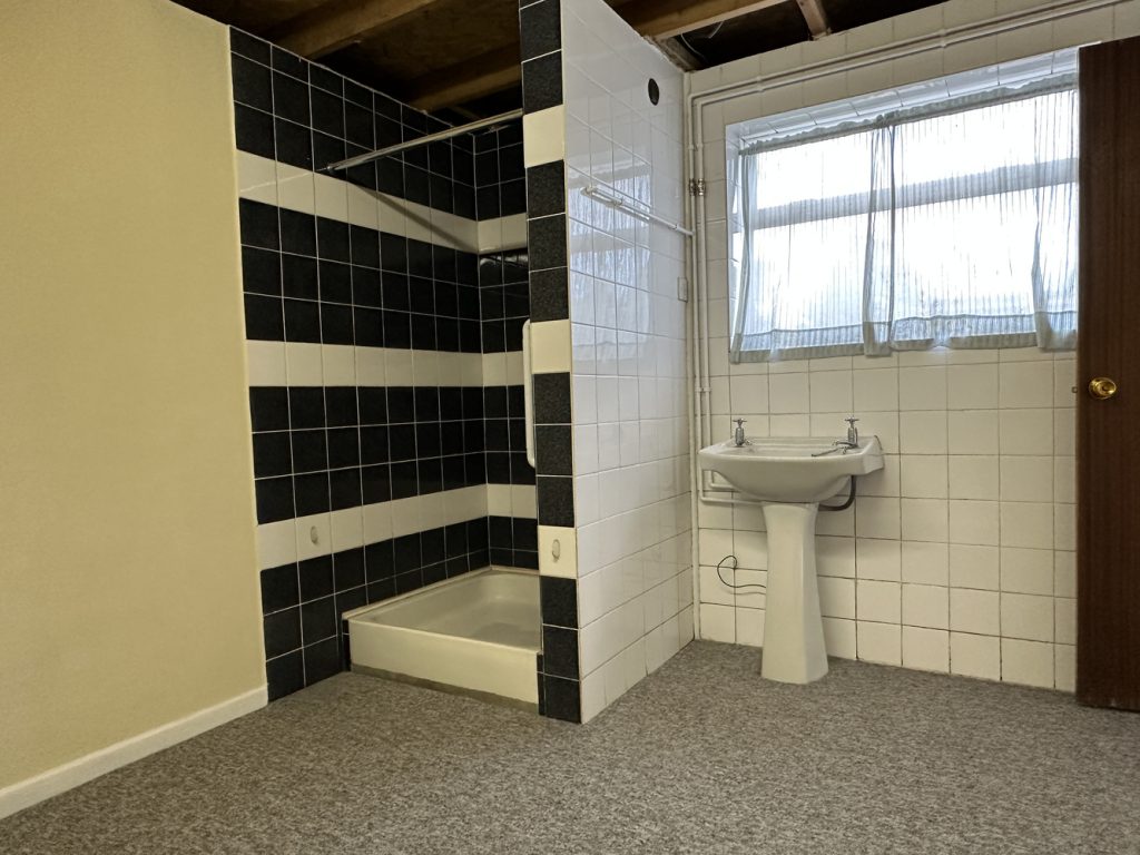 shower room.JPG