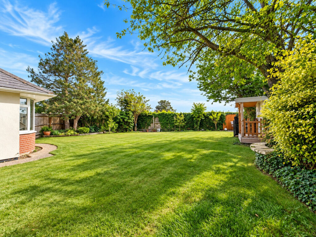 listing_76822_0073_2446838e_1500x1000.jpg