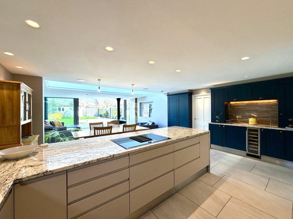 Kitchen 1.jpeg