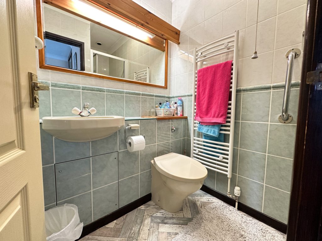 Ensuite shower