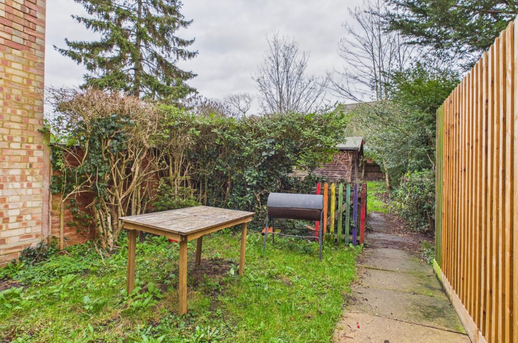 CAM02545G0-PR0560-STILL011