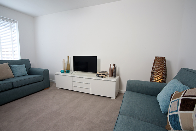 Linden Lounge 2.JPG