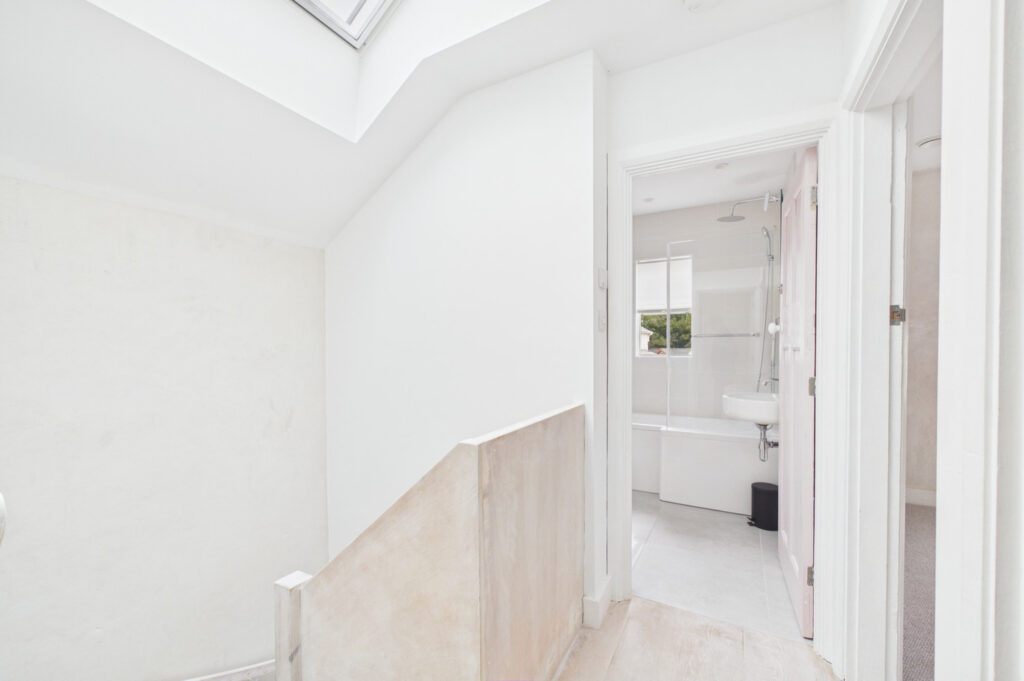 15_listing_990095_0035_64dc6741